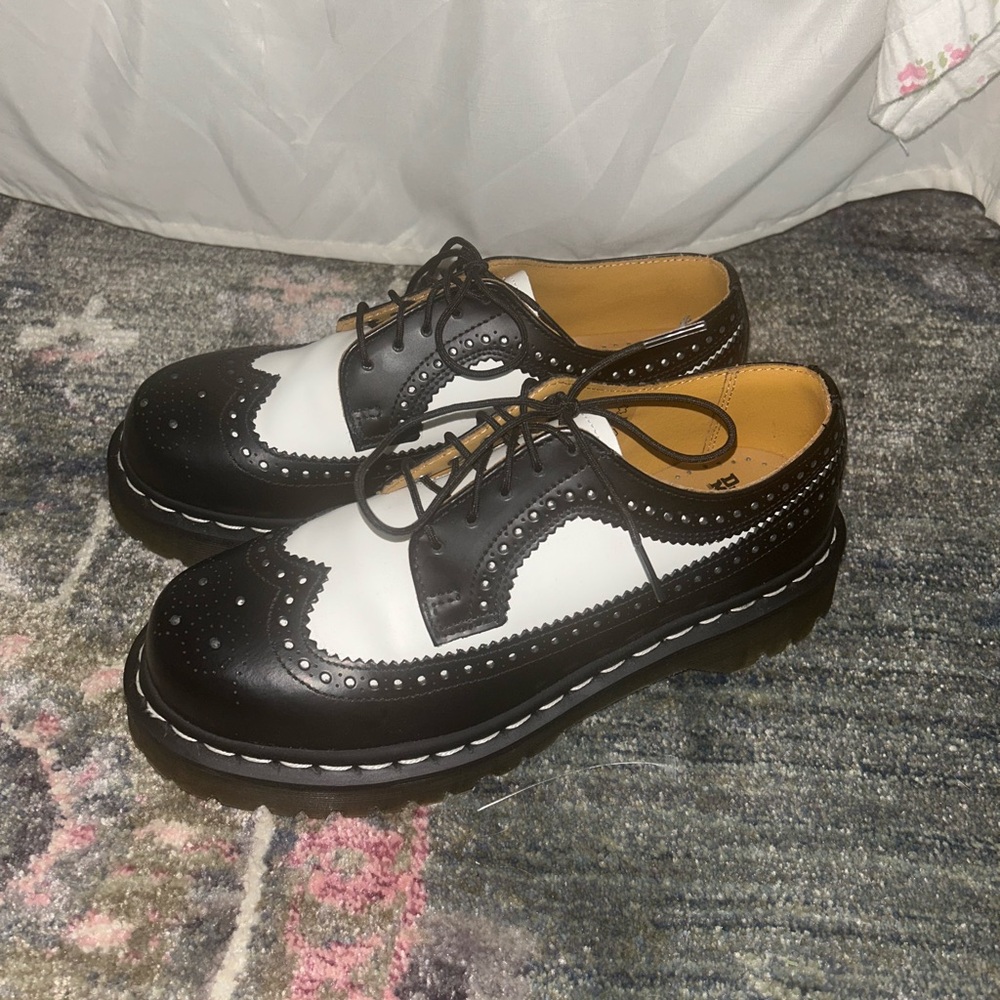 Worn once, no damages